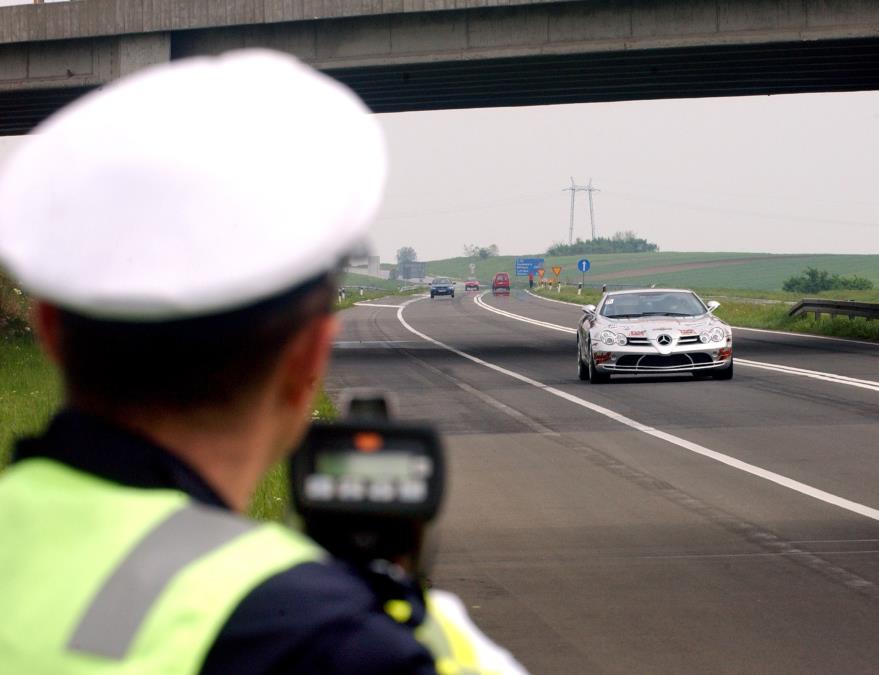 Planirate letovanje u Crnoj Gori? Policija objavila spisak lokacija gde će vrebati presretači i patrole, kazne i do 2.000 evra!