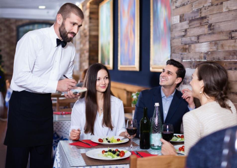 SRBIN I BRITANKA IZVELI PLJAČKU VEKA U AMERICI: Predstavili se kao milioneri, pa "ojadili" restoran za 43.000 DOLARA - Tek onda je USLEDIO FILMSKI OBRT