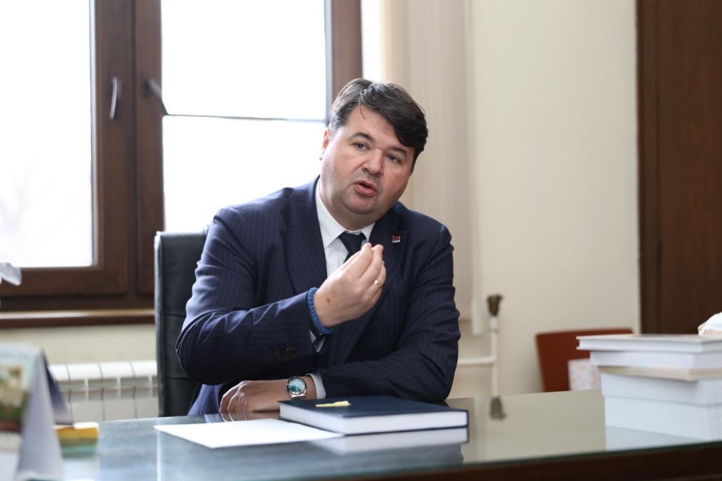 "NEĆE SE DESITI NIŠTA OD ONOGA ŠTO BLOKADERI PRIŽELJKUJU DA URADI EU" Vladan Petrov za Kurir: Država će uraditi sve što treba jer je to u interesu naših građana