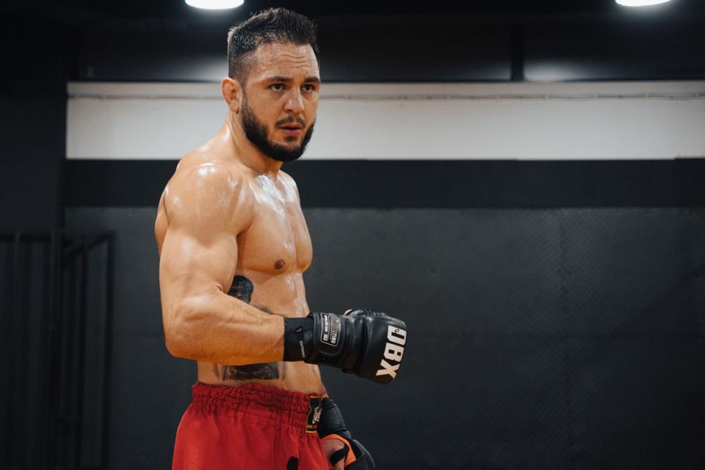 Milos1.jpg?ts=2026-01-04T13:41:16