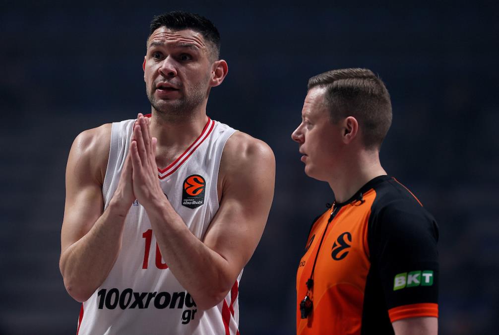 OLIMPIJAKOS ZAVRŠIO VELIKI POSAO: Papanikolau potpisao novi ugovor