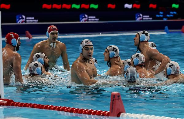 SUDBINA DELFINA U RUKAMA HRVATSKE: Vaterpolisti Srbije slavili nad Holadijom i zadržali šanse za plasman na Svetski kup