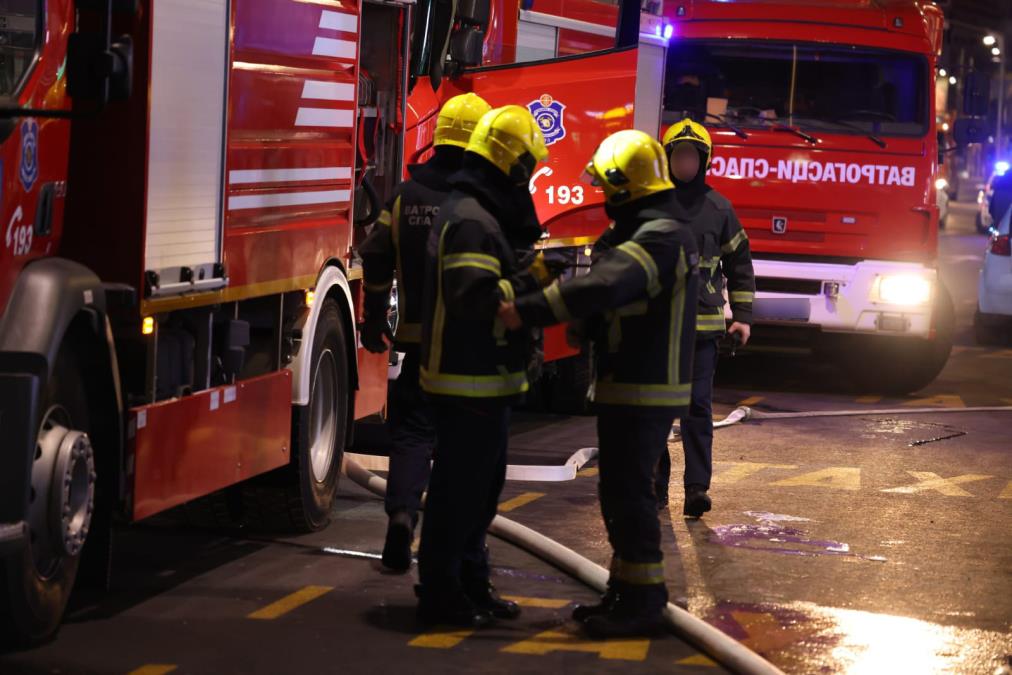 ZAPALILA DVORIŠTE MUŠKARCU, KAO I DEO KUĆE! Žena (45) uhapšena u Leskovcu zbog izazivanja opasnosti: Počeo da gori i AUTOMOBIL!