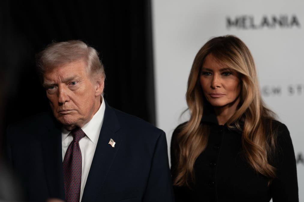 Kako je Melanija zapravo upoznala Donalda Trampa: Na videlo izašla nova verzija priče koja baca novo svetlo na slavni par "Sve je unapred osmišljeno"