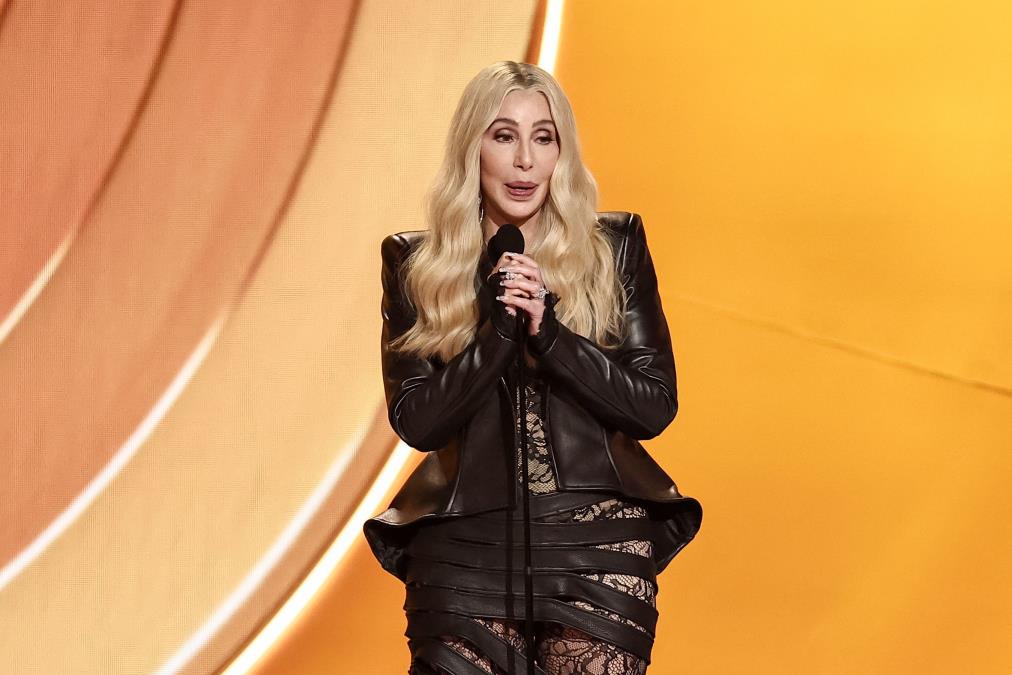 Šer saznala da ima unuku već 15 godina: Pevačicin sin dobio dete nakon avanture, sve priznao nakon predoziranja