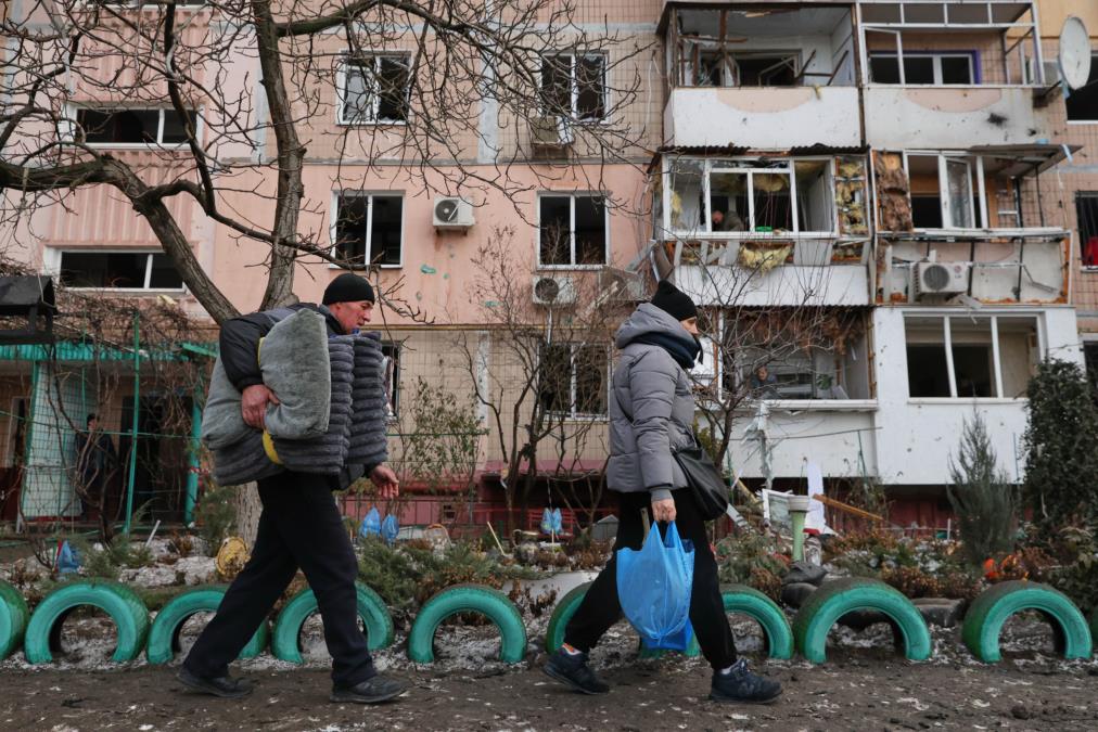 NAJMANJE DVE OSOBE POGINULE U NAPADU NA ZAPOROŽJE: Ruski dron pogodio privatnu kuću!