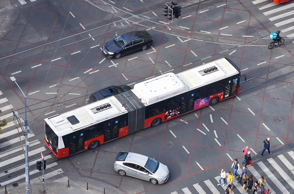 AUTOBUS NAGLO ZAKOČIO, PUTNICI POVREĐENI: Haos na Novom Beogradu, nekoliko osoba zatražilo lekarsku pomoć