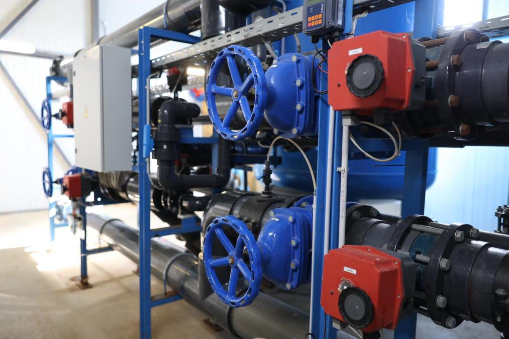 Prete nam restrikcije i rast cene vode: Zbog AI centara mogli bi da debelo skoče računi?!