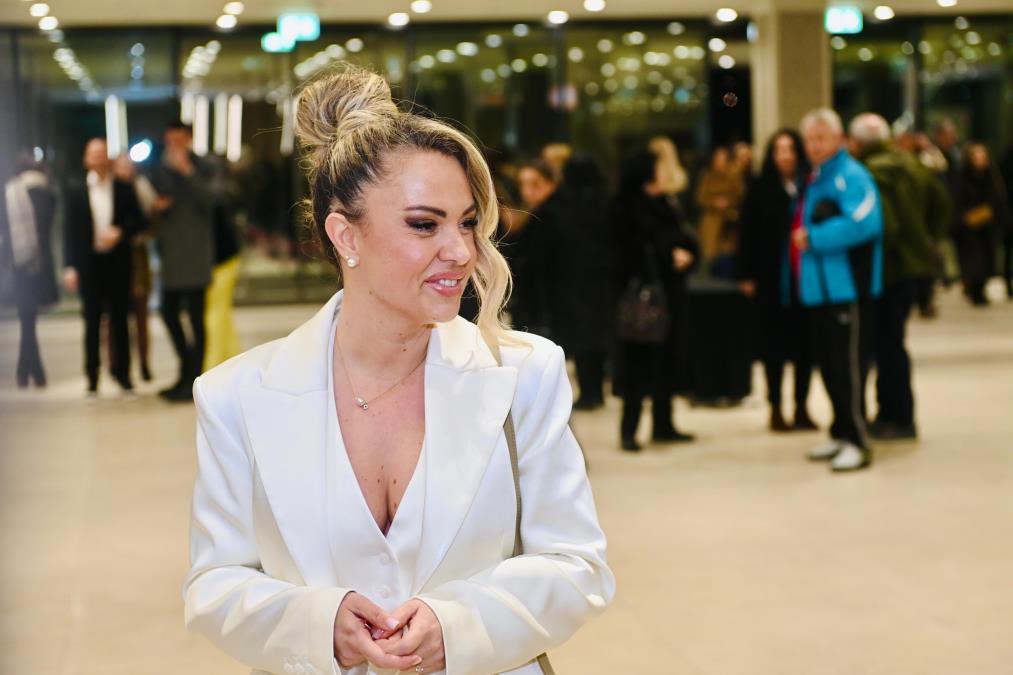 DRAGICA ZLATIĆ NAPRAVILA SPEKTAKL MAČKI ZA 18. ROĐENDAN: Tortu, balone i posebnu haljinu dobila je Hajdi (FOTO)