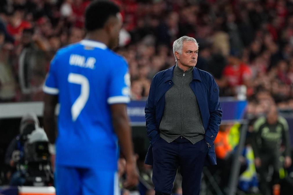 MURINJO SE VRAĆA U REAL?! Predsednik "kraljevskog" kluba želi Žozea na klupi već ovog leta