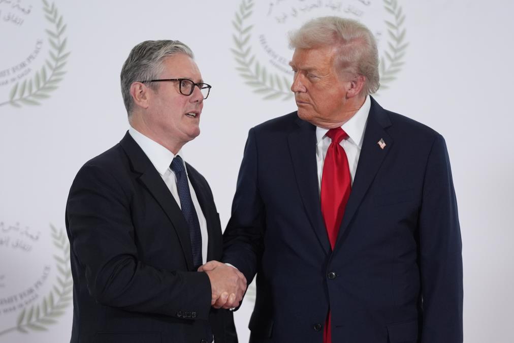 TRAMP SE PODSMEVAO BRITANSKOM PREMIJERU: 