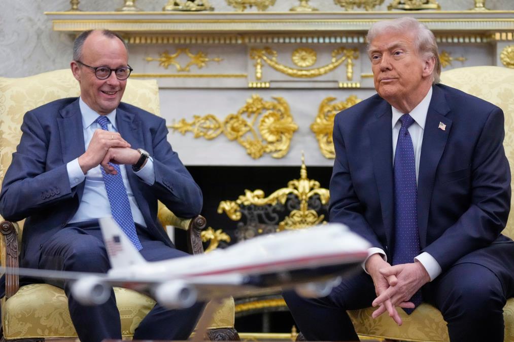 MERC NUDI POMOĆ TRAMPU: Nemačka spremna da obezbedi slobodu plovidbe u Ormuskom moreuzu