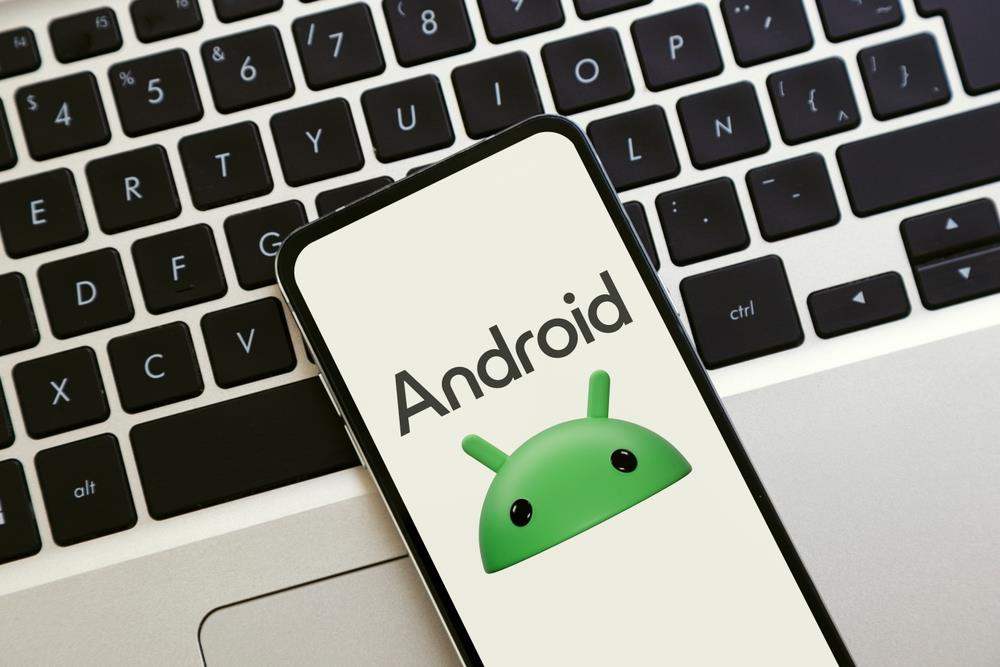 Opasnost iz kutije: Jeftini telefoni stižu zaraženi, a fabričko resetovanje ne pomaže!