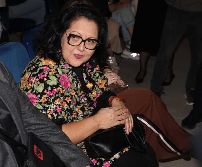 VLASNICA OVE LUKS KUĆE JE VERICA ŠERIFOVIĆ: Zavirite na velelepno imanje poznate pevačice, kadrovi će vas ostaviti bez teksta (FOTO)