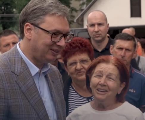 "MOJ NAJVEĆI NAKLON VAMA, BESKRAJNO HVALA NA SVEMU" Predsednik Vučić čestitao Osmi mart: Hvala za svaku brigu vašu, za svaku reč, za svaki radni dan (VIDEO)
