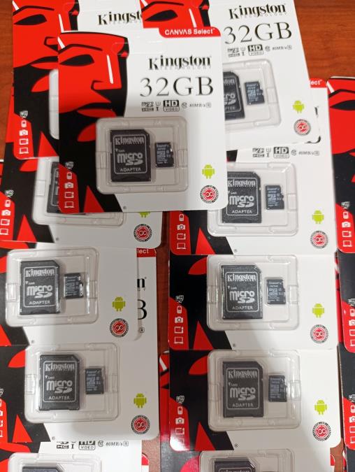 ŠOK ZAPLENA NA BEOGRADSKOM AERODROMU: Pogledajte šta je nađeno u izgubljenom prtljagu (foto)