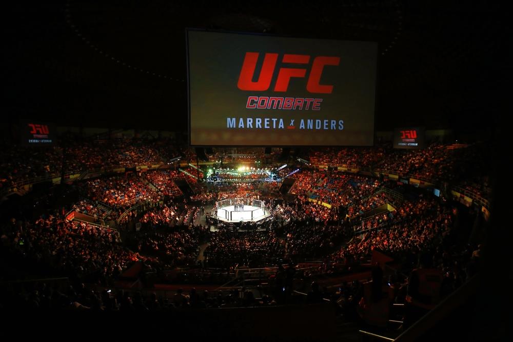 NESTVARNA POMAMA ZA UFC SPEKTAKL U BEOGRADU! Karte planule u ekspresnom roku, fanovi čekali satima, a onda videli katastrofalan prizor