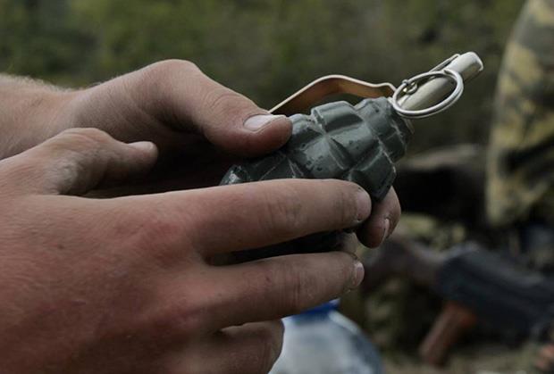IZBEGNUTA TRAGEDIJA U BRČKOM: Deca za vreme igre pronašla tri ručne bombe!