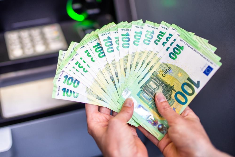 Kuća i 3,6 hektara zemlje prodaje se za bagatelu! Seosko domaćinstvo na 70 km od Beograda, ima voćnjak, njive i bunar