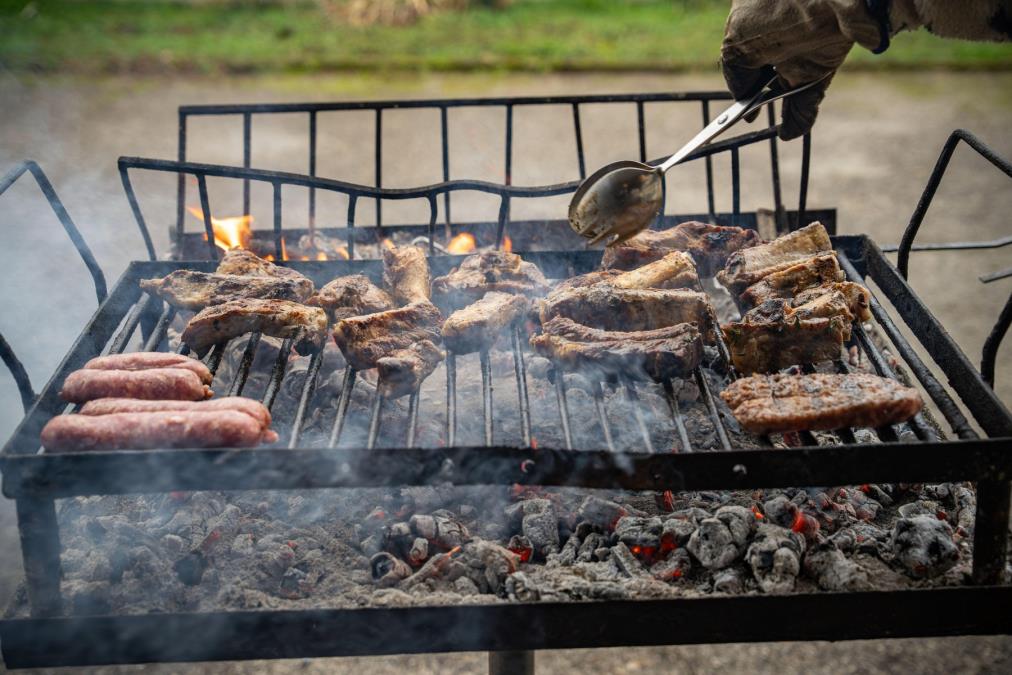 Čimičuri sos idealan izbor za meso na roštilju, tradicionalno se služi uz odreske, a slaže se i sa ribom i piletinom
