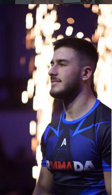 MMA BORAC IZ BIH NAPRAVIO SKANDAL USRED SRBIJE!  Morali su da mu otmu mikrofon!