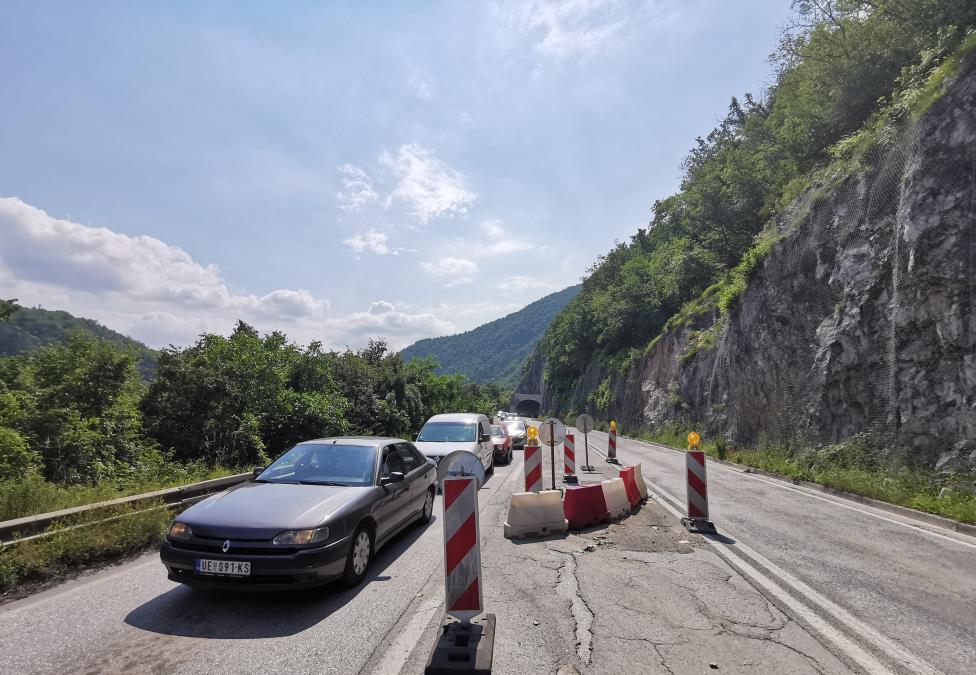 POTPUNA OBUSTAVA SAOBRAĆAJA! Zatvara se deonica puta zbog radova, vozači će morati obilaznim putem, novi režim važi do sutra ujutru