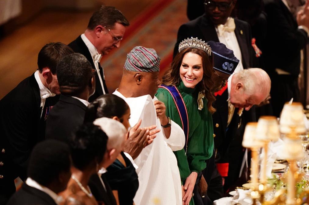 Sa tijarom princeze Dajane i minđušama kraljice Elizabete Kejt Midlton zasijala u dvorani Sveti Đorđe, evo koji se povod krije iza svega (foto)