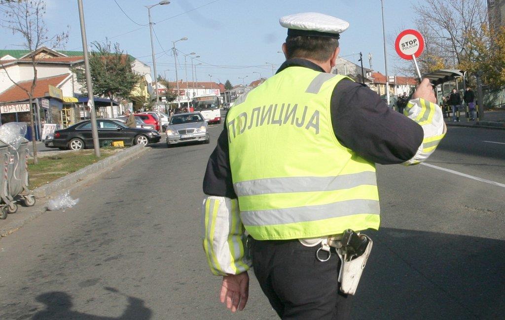 POLICAJCU DAO "POKLON" DA MU NE PRETRESA KAMION: Muškarac iz Glogovca uhapšen zbog davanja mita!