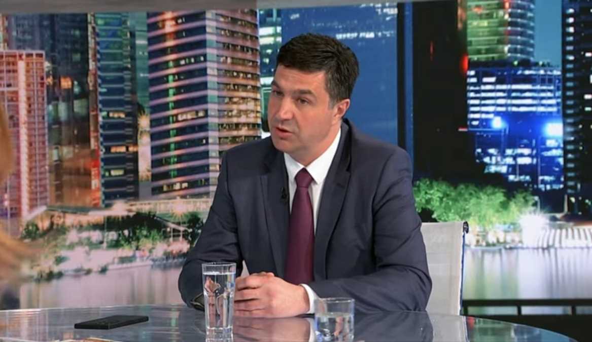 GRADONAČELNIK NIŠA POZVAO GRAĐANE U BEOGRADSKU ARENU Pavlović: Vučiću su pretili razapinjanjem