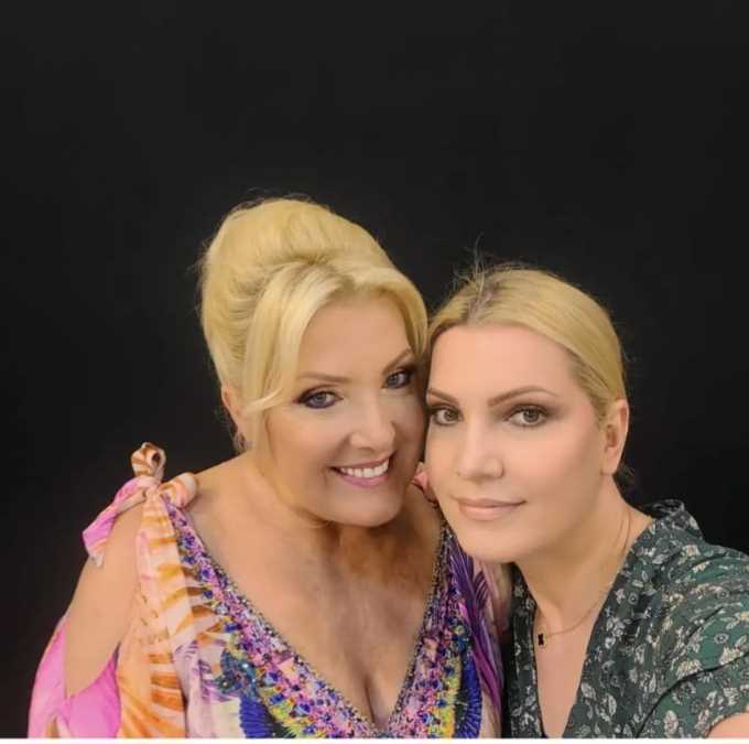 PRVI INTERVJU ĆERKE SNEŽANE ĐURIŠIĆ! Maja otkriva kakva je folk zvezda van kamera, kako razdaljina utiče na njihov odnos i zašto oma nije krenula put estrade