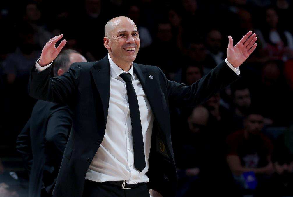 "KO JE NERVOZAN"? Penjaroja govorio na konferenciji posle poraza od Zvezde! Španski stručnjak je imao šta da kaže!