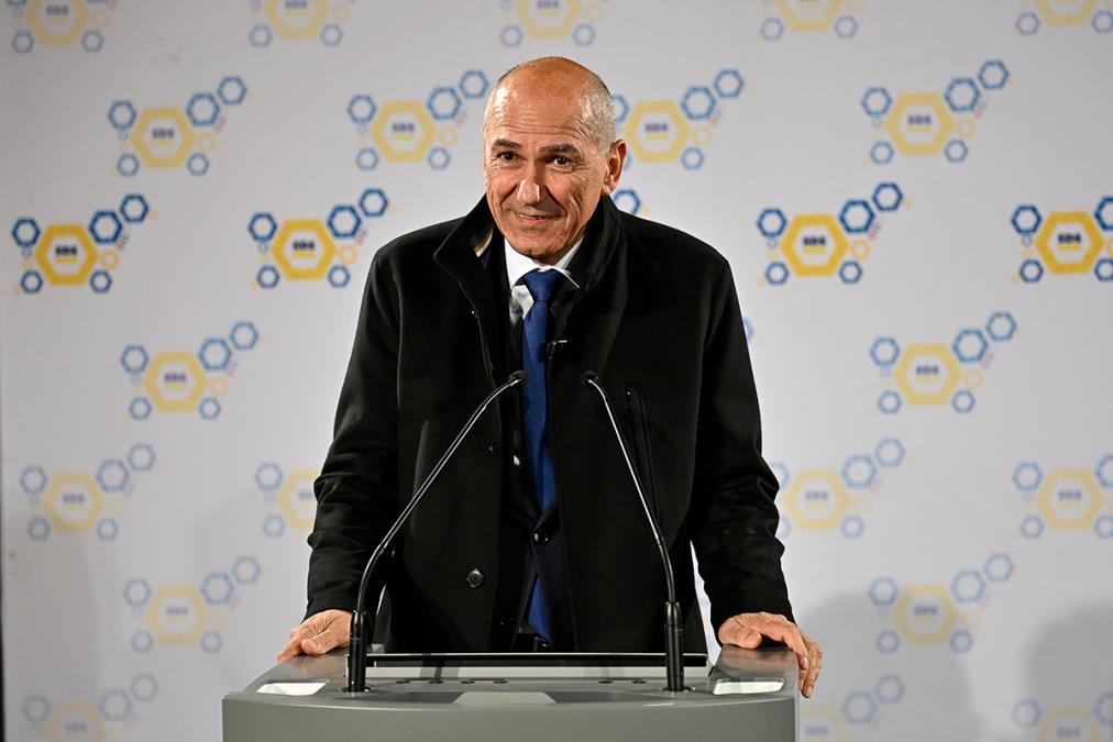 SLOVENIJA DOBILA PREMIJERA: Janez Janša položio zakletvu, na redu formiranje vlade