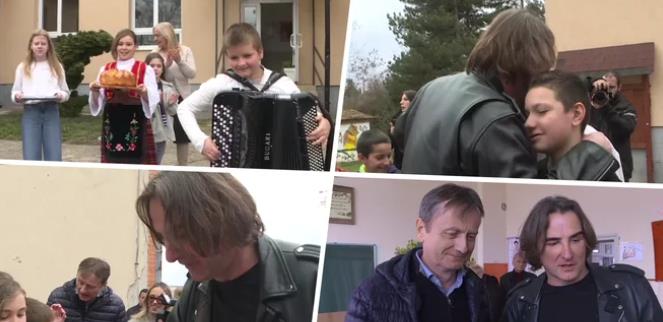 MITROVIĆ POSETIO RODNI KRAJ SVOJIH PREDAKA: Svaki đak u Markovici dobio tablet i školski pribor, a školi uručena i VELIKA NOVČANA DONACIJA!
