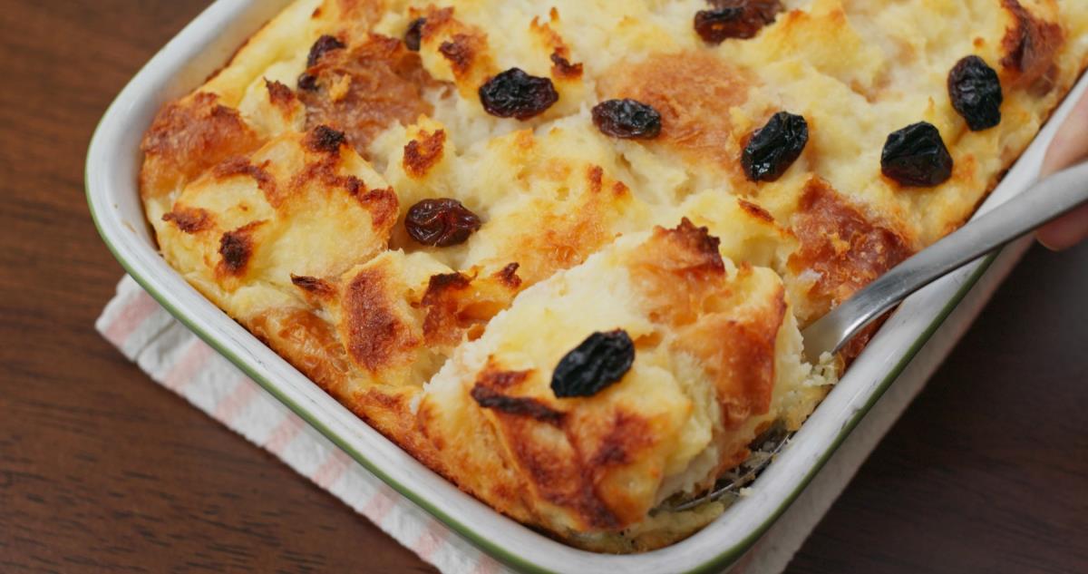 Recept za kolač od starog hleba: Ukusan dezert koji se brzo sprema, a možete ga jesti i za doručak!
