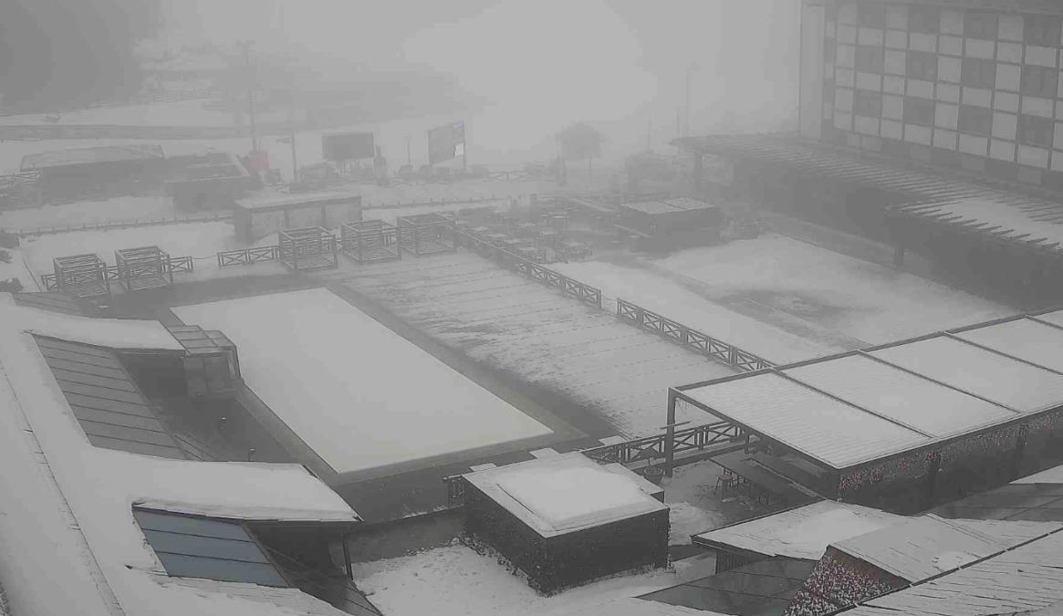 PADA I NA KOPAONIKU! Golija se zabelela, a sneg provejava i na Kopu, pogledajte! Od četvrtka uveče stižu ozbiljne padavine: Ih, kod nas padao i u avgustu! FOTO