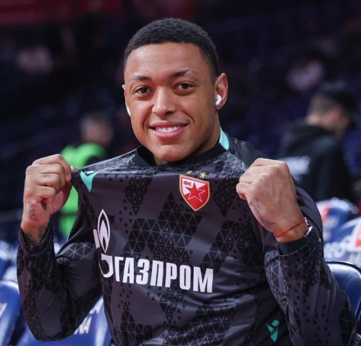 PA, DOSTA MU JE VIŠE SVEGA - NAPADA I PROZIVKI NAVIJAČA ZVEZDE! Jago odlučio da progovori pred večiti derbi! (FOTO)