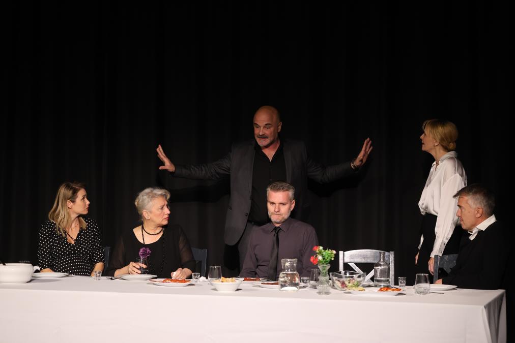 HUMANOST ŽIVI NA DORĆOLU: Predstave „Zajedno“ i „Crveni šešir“ za kraj marta