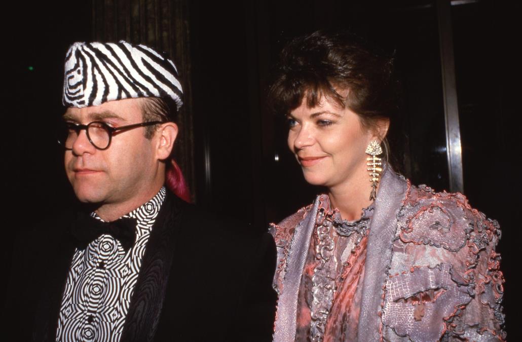 Odveo je pred oltar, pa sa venčanim kumom završio u krevetu: Na svadbi izbio skandal, dečko ga sve vreme čekao u sobi