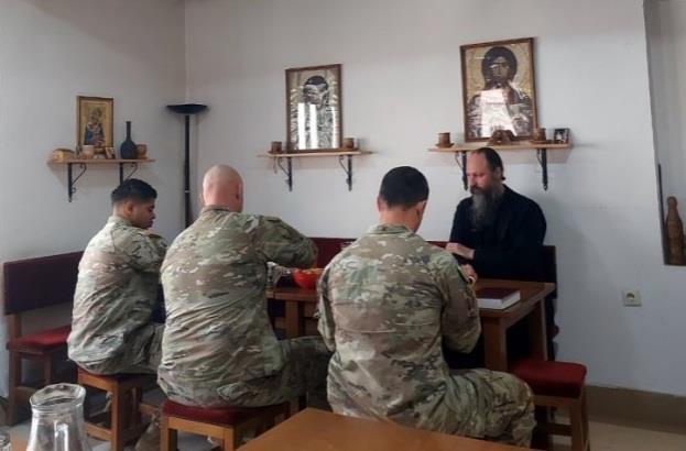 Američki vojnici postaju pravoslavci u srpskoj svetinji: Krstiće se u manastiru Draganac na Kosovu i Metohiji!