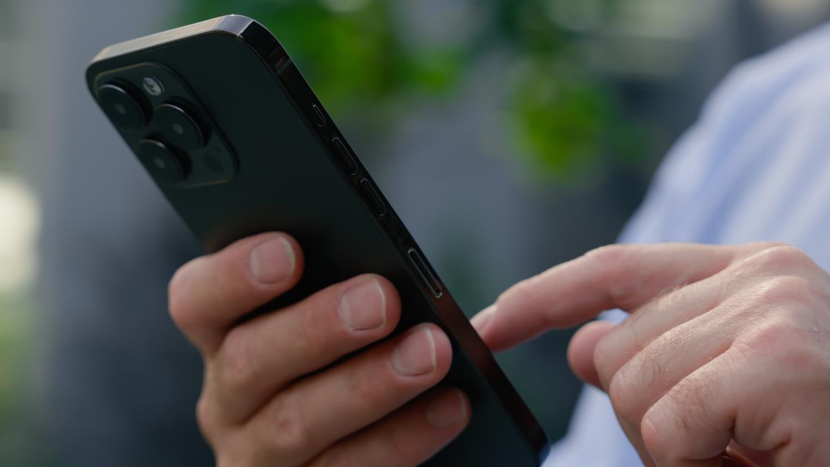 CRNOGORSKA POLICIJA UPOZORAVA: U toku veći broj phishing prevara na WhatsApp-u, ne otvarajte sumnjive i nepoznate URL linkove