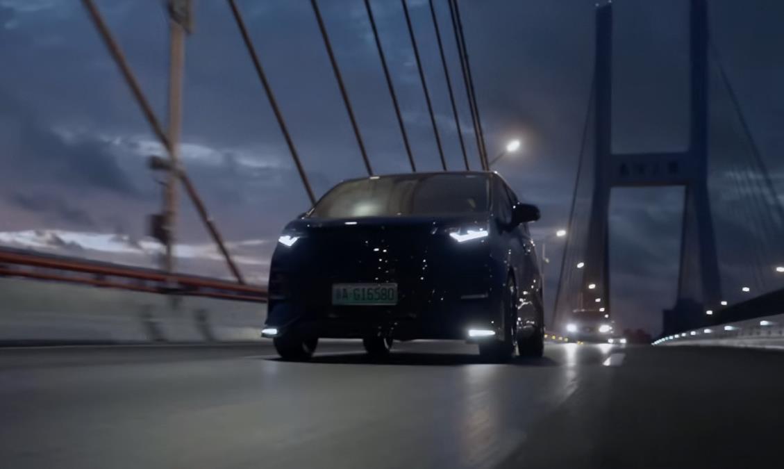 Revolucija iz Kine: BYD Denza D9 puni bateriju za samo 5 minuta