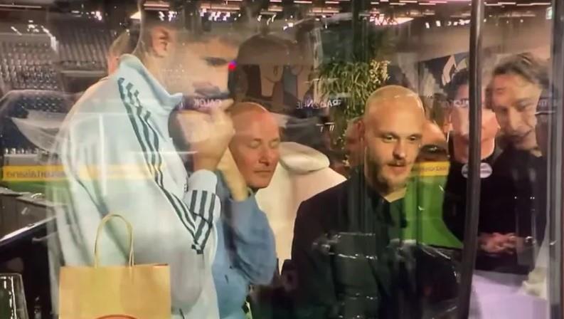 SRAMOTAN POTEZ ITALIJANSKIH FUDBALERA - BOSANCI ĆE IM OVO ZAPAMTITI! Isplivao neverovatan snimak: Arogantnije od ovoga ne može... (VIDEO)