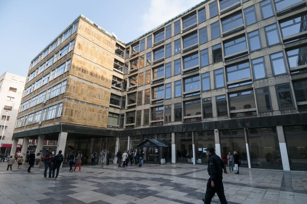 KADA ĆE SE USPOSTAVITI RED NA FAKULTETIMA: Posle tragične smrti devojke na Filozofskom fakultetu postavlja se pitanje - Znaju li dekani i rektori šta se dešava?