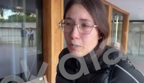 (VIDEO) NAJBOLJA DRUGARICA POKUŠALA DA SPREČI EUTANAZIJU U POSLEDNJI ČAS! Kamera zabeležila srceparajuće trenutke, Karla se SLOMILA pred bolnicom