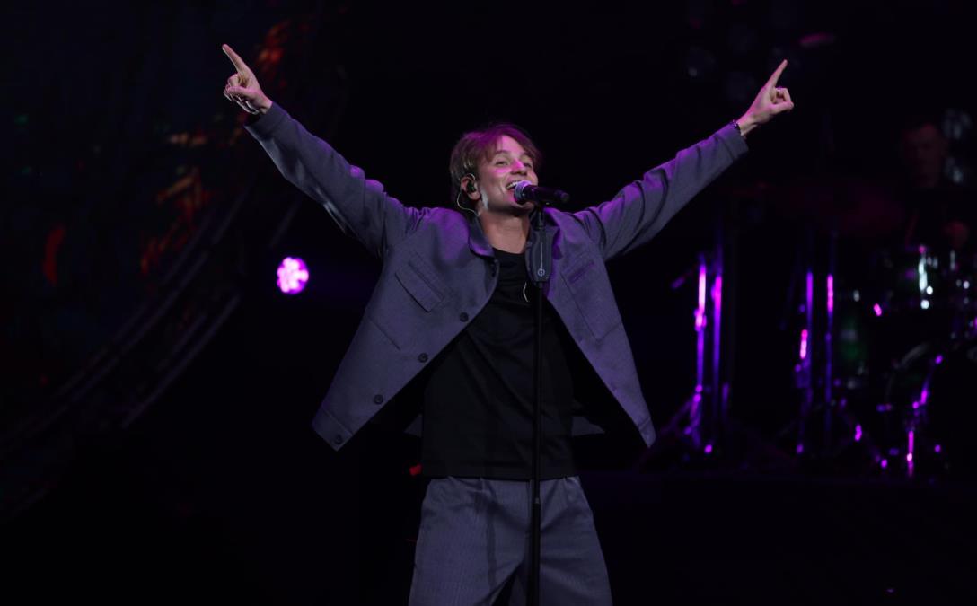 ON ZA ČUDA LETI! Jakov započeo svoj prvi od sedam koncerata u Sava Centru, obratio se Srbiji jakim rečima, a ovaj pevač je specijalan gost (VIDEO)