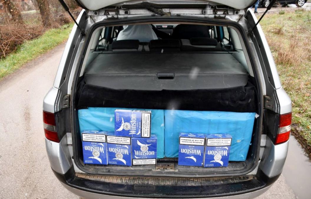 ŠOK U PIROTU! Policija otvorila gepek automobila i ekspresno stavila lisice muškarcu (42): Oštetio budžet države za skoro 2,5 miliona dinara! (FOTO)