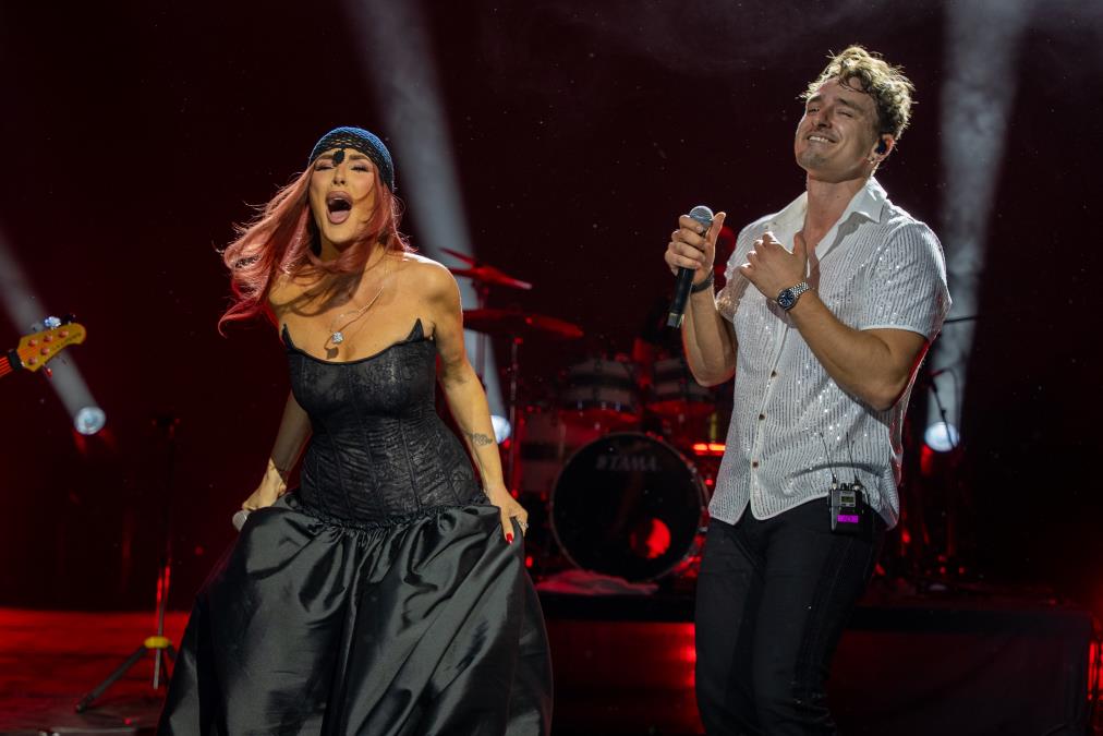 Senidah i Adi Šoše su se slučajno upoznali na aerodromu, a onda je nastala "Čista ljubav": Ovako je počela saradnja između dve regionalne zvezde