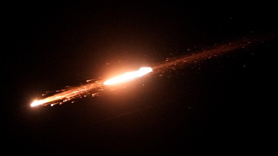 IRANSKA GARDA UDARA NA NOVE METE! Balističke rakete padaju širom zaliva, evo šta sada ciljaju (VIDEO)