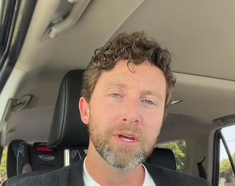 Profesor otkriva da jedna reč odaje korišćenje veštačke inteligencije u studentskim radovima: Zbog onoga što je rekao svi ga napali (VIDEO)