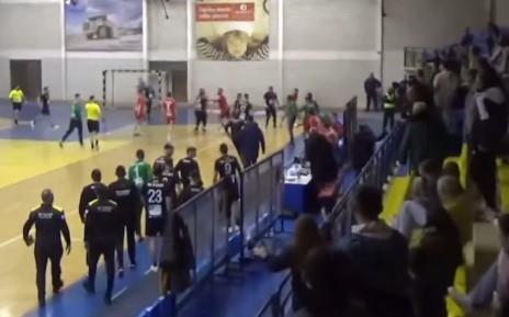 Haos u Crnoj Gori: Tuča igrača na terenu - scene koje su sve zaprepastile (GALERIJA)